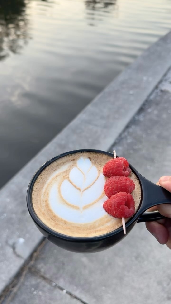๐ค The Cloud Berry: White Chocolate, Raspberry & Oat-milk Latte ๐ค
.
.
.
.
.
.
.
.
.
.
.
.
.
#coffee #coffeeholic #coffeeshop #coffeshops #longboatkey #longboatkeyflorida #cafe #breakfast #coffeelover #cafรฉ #breakfastideas #sips #sipscoffee #sipcoffeeistheplacetobe