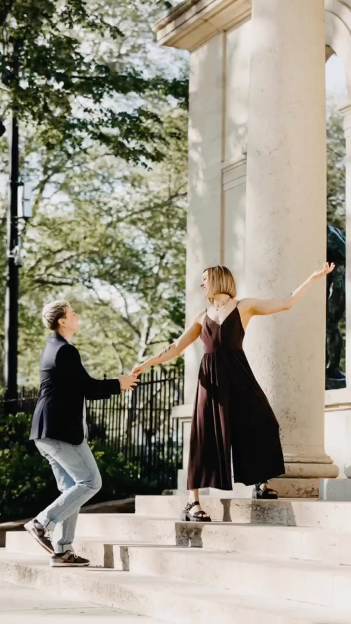 ✨Strut in love around the streets of your neighborhood; you’ll be surprised at how they sparkle 🤌🏼✨🕺🏻💃🏼