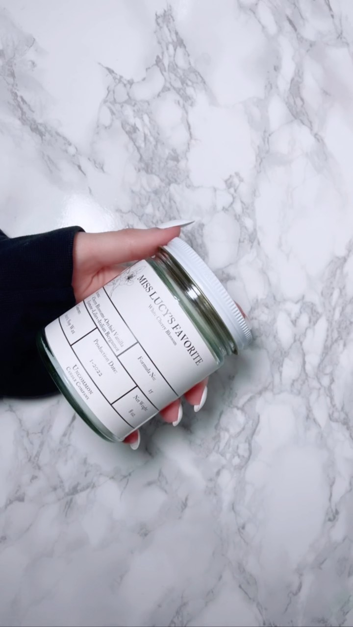 Black and white everything. Keep it classy.
#womeninbusiness #homedecor #candlemaking #beforeandafter