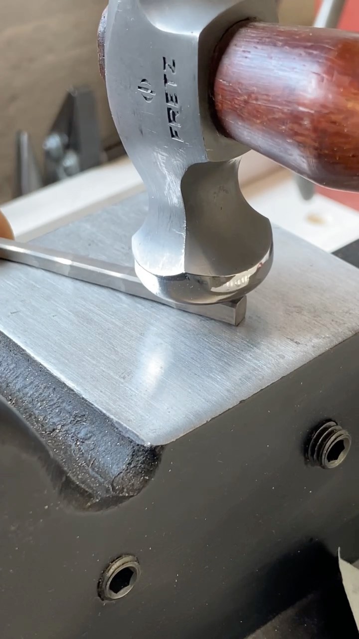 Forging A Ring
#metalsmithingjewelry #goldsmithing #jewelleryclass #benchjeweller #jewelrytechniques #craftworkshop #instasmithy #jewellerystudio #metalsmith #onthebench #forging #jewelrymaking #handmadejewelry #procesreel #goudsmidatelier #jewellerytutorial #ringmaker #smeden #ambacht #goudsmid #ateliersmeijsters