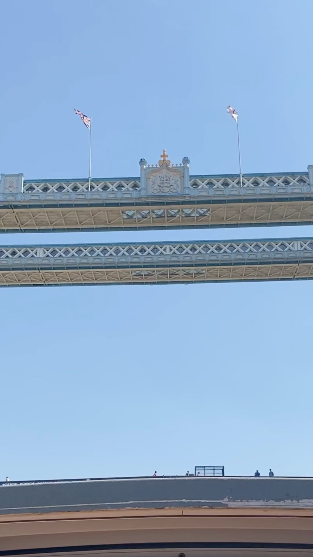 Sailing under Tower Bridge on the hottest day ever in England. There’s a lot of London that you can see from the river.
The river was a pleasant place to be. Nice to see smiling faces waving from the bridge.
#tours #tourguide #touristguide #bluebadgeguide #towerbridge #notlondonbridge #london #thames #riverthames #bridge #boat