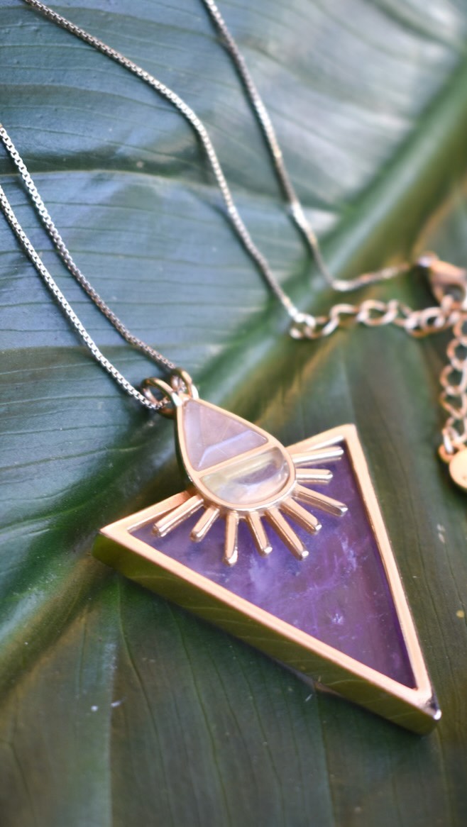 Combining crystals to amplify their effects is a powerful way to enhance their healing and spiritual benefits.
Crystal pairings involve combining different crystals to create a harmonious synergy of energies. By combining crystals, their vibrations and properties can create a more powerful and balanced effect.
This is our stunning 18k gold plated RaMa necklace made with Amethyst, Citrine and Fluorite. 🤩
BACK IN STOCK 🙌🏻
Amethyst can enlighten you by balancing your Crown Chakra, leading to mental clarity, improved critical thinking skills, increased wisdom, and peace. The stone helps to clear confusion, think broadly, and stop negative self-talk.
By fusing the energies, Fluorite and Amethyst promote decisiveness, optimism, and wisdom. It’s good for clearing emotional and spiritual blockages in and around you.
Citrine is a vibrant and joyful crystal that pairs wonderfully with Amethyst. This combination brings together the energies of spiritual expansion, abundance, and positivity. ✨
Every detail was designed by Clarice and developed with lots of love by Brazilian artisans.
We only use Brazilian stones and sophisticated materials for the development of our products.
Check out our new collection on our website. ✨
#supportsmallbusiness #madewithlove #crystallovers #crystal #fairtradefashion