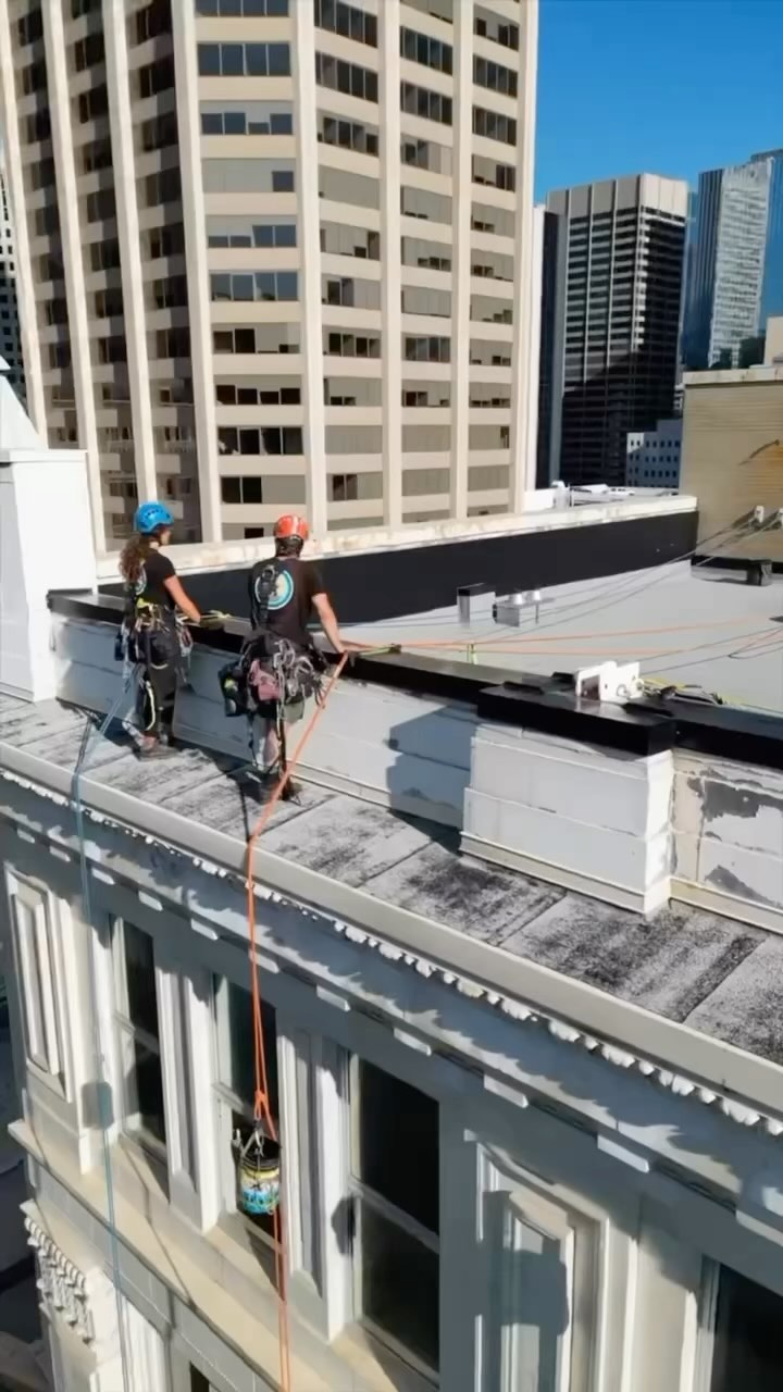 It’s a wrap 🎁
Here’s to another year of keeping the Calgary skyline safe and sparkling ✨
#ropeadopewindows #ropeaccess #ropeaccesslife #ropeaccesstechnician #ropeaccessprofessional #windowcleaning #adrenalinejunkie #bucketharness #workatheight #buildingmaintenance #workview #safetyfirst #propertymanagement #yyc #yycphotographer #potd #photooftheday