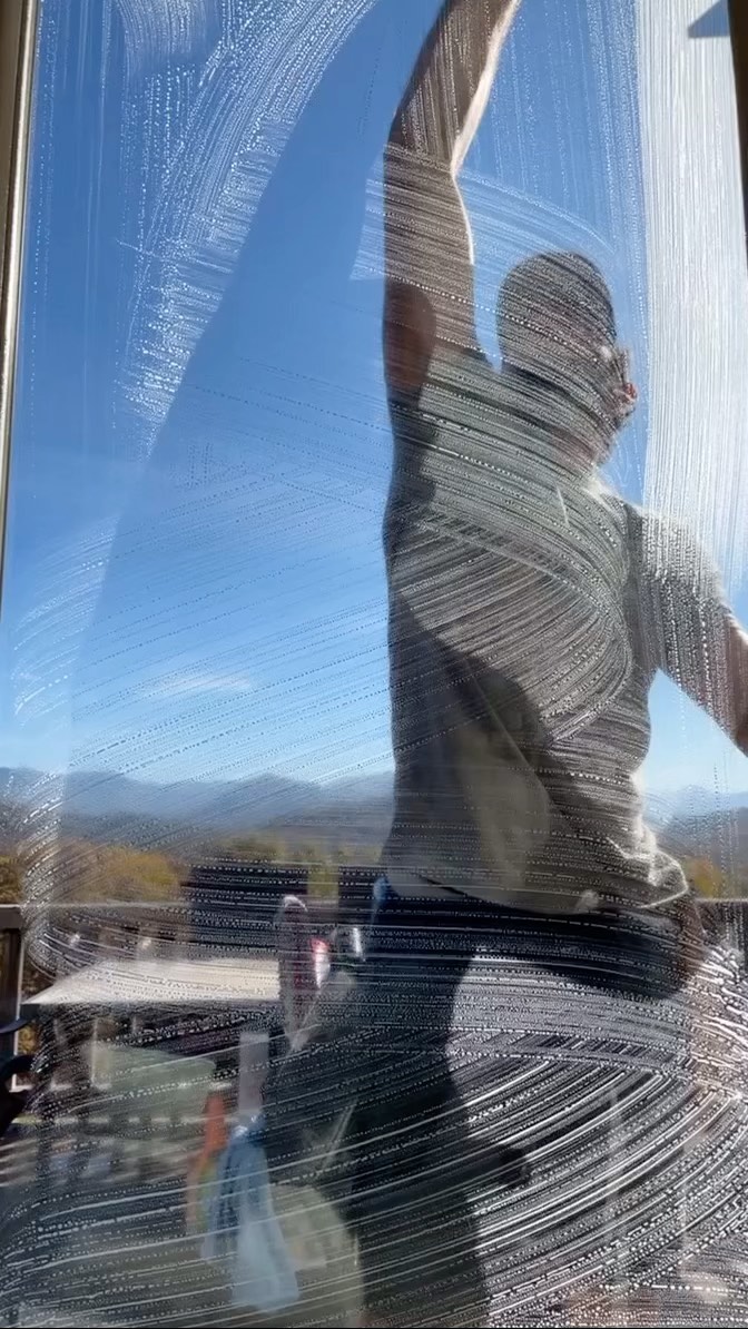 A little "time off" for a work trip in the Smoky Mountains? Don't mind if I do! A week full of surreal moments looking over the shoulder to that breathtaking view!
Back home now for the peak colors here in west Michigan! 🍁🍂
#windowcleaner #windowcleaning #wcr #smallbusiness #localbusiness #westmichigan #northcarolina #smokymountains