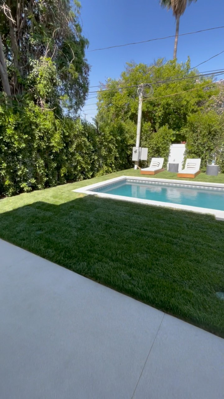 Summer is around the corner who wants 🙋♂️ a house🏡 with a Pool 🏊♂️
