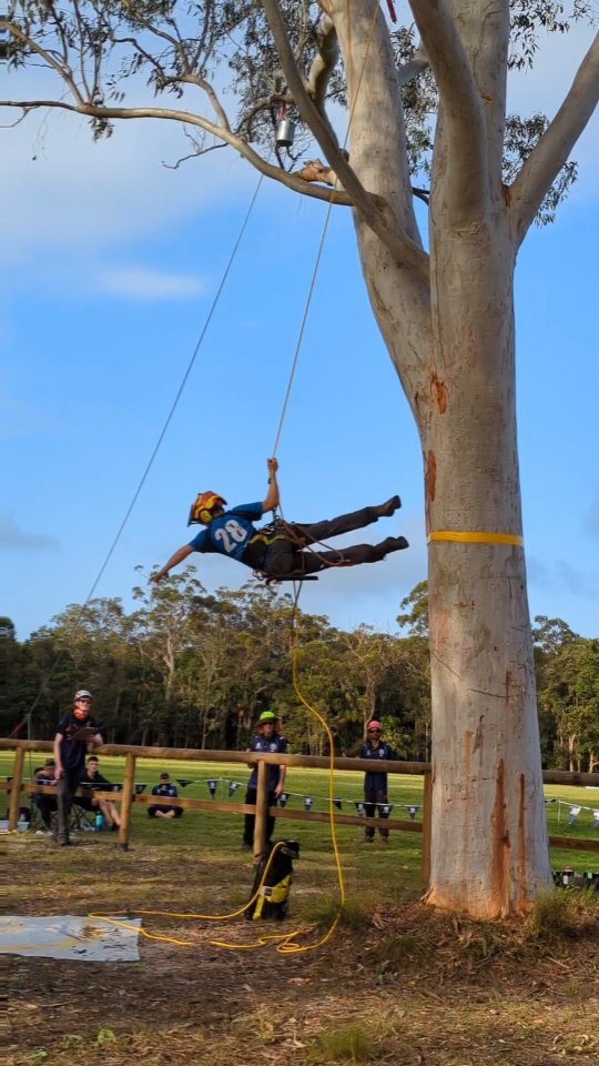 Participated in the Queensland Tree Climbing comp this weekend. I'm not a serious comp climber but it's always a good time catching up with friends and swinging around some trees ππ Thank you to the Queensland Arboriculture Association and sponsors like @husqvarnaaustralia and @vermeeraustralia and all the other people who made this event such a great day!