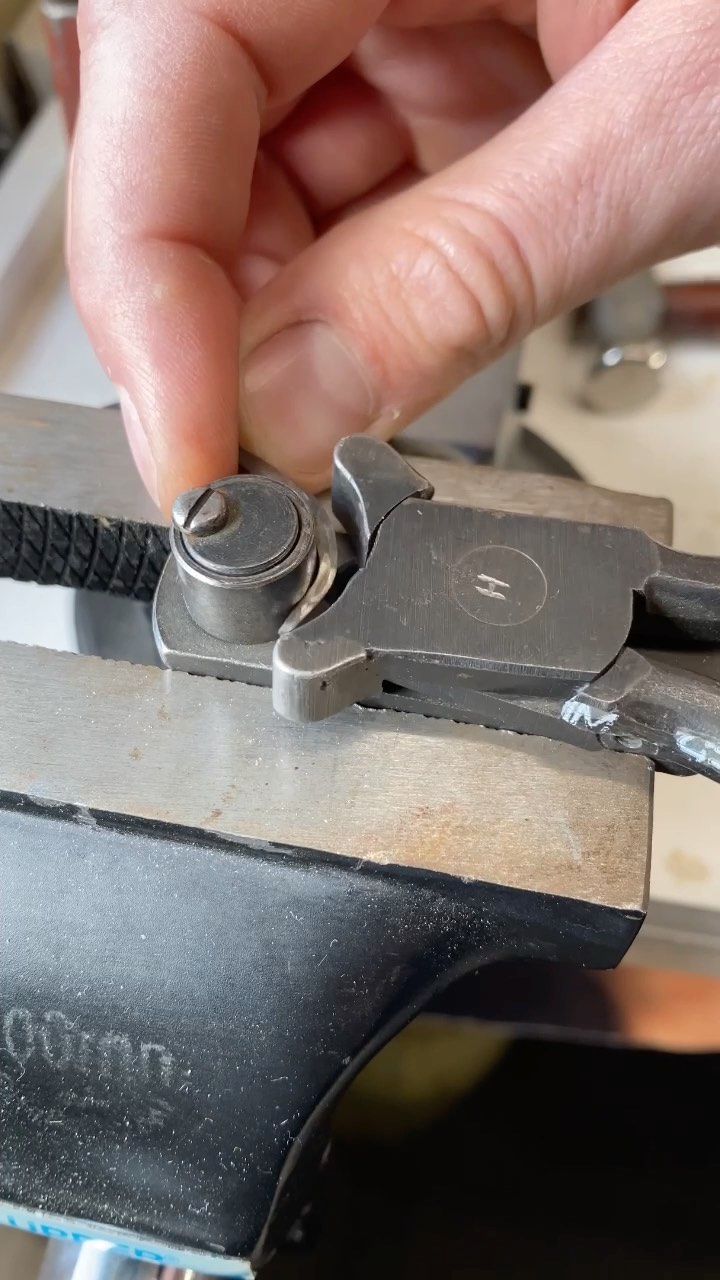 For the past few months I have been working on a very exciting project. I can say that I made a deep dive into the design phase. Step by step I will show you how I build this amazing pendant.
Where jewelry becomes a story!
#metalsmithingjewelry #goldsmithing #howitsmadematters #jewelleryclass #benchjeweller #jewelrytechniques #craftworkshop #instasmithy #jewellerystudio #workinprogress #ambacht #metalsmith #onthebench #jewelrymaking #handmadejewelry #procesreel #goudsmidatelier #jewellerytutorial #goldsmith #ateliersmeijsters