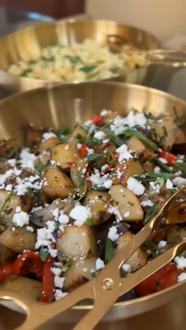 Wedding morning fuel, but make it gourmet!
Starting your big day with a nourishing, beautifully prepared breakfast isn’t just a treat—it’s a must. With nerves, excitement, and a packed schedule ahead, having a wholesome meal keeps your energy up and your mind clear.
Chef Marvin Applewhaite spoiled us with:
Roasted breakfast potatoes topped with feta
Creamy scrambled eggs
Maple glazed bacon
Fresh fruit salad in zesty lemon syrup
Toast, juices, and freshly brewed coffee
Because your first meal as a nearlywed should be just as memorable as the rest of the day!
#WeddingMorning #WeddingBreakfast #BarbadosWeddings #ChefMarvinApplewhaite #EventsByLeigh #WeddingDayEssentials #BridalPrep