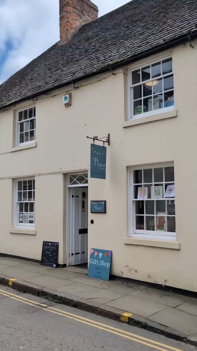 Have you checked out the exhibition at @theplacestamford ?
It's full of the most stunning art, crafts and gifts and is on until the end of May, oooo and I'm there too.
#stamfordlincs #stamforduk #stamfordlincolnshire #stamfordshopping #stamfordart #shopsmallshopstamford