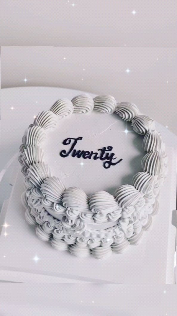 🌟 Every detail meticulously crafted for your special moments 🩶🤍🩶🤍🩶🤍
APRIL SWEETS
The Art of Sweets
www.aprilsweets.com
9471 Yonge St, Richmond Hill ON
900 Dufferin St, Toronto ON @dufferin_mall
#CakeLove #VintageTreats #SweetMemories #DessertDelight 🍰✨ #aprilsweetscanada #aprilsweets #cakery #toronto #richmondhill #cakeshop #frosting #vanillacake #vintagecake #treats #birthday #birthdaycake #partygirls #greycake #baking