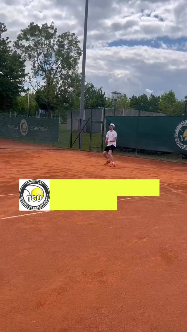Wichtiger Sieg gg ESV München Sportpark. 🎾🙌🏻
Bei schwierigen Bedingungen hatten wir mit Wind und schlechten Plätzen zu kämpfen. Trotzdem gekämpft und mit engen Einzelnen den Sieg erzwungen!
#tcuaufdieeins #tennis #münchen #sommersaison #tennislife