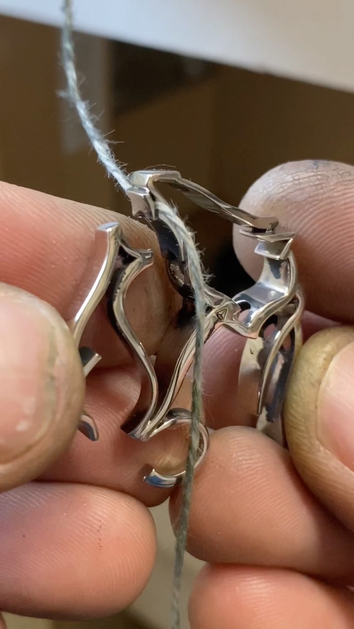 The Finishing Touch!
#metalsmith #handmadejewelry #goldsmith #instasmithy #jewellerytechniques #jewelrydesigner #jewellerymakingtips #benchjeweller #artjewellery #howitsmade #jewellerymaking #howitsmadematters #craftworkshop #jewelrymakingtechniques #metalsmith #procesreel #jewelryclass #jewellerytutorial #onmybench #goudsmidatelier #goudsmid #ateliersmeijsters