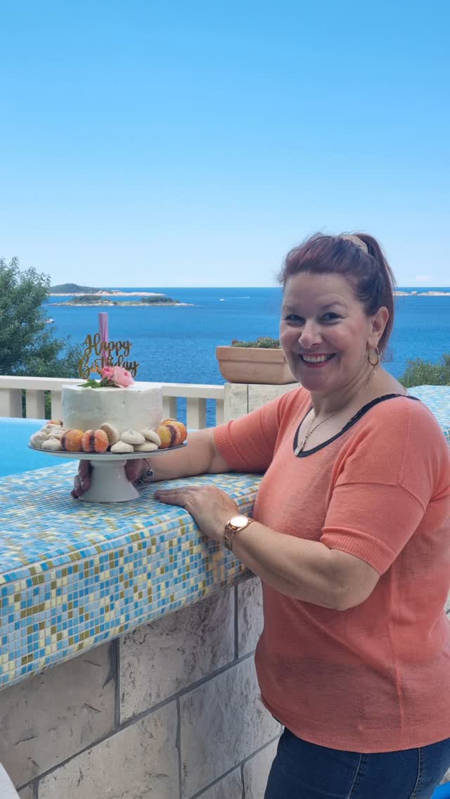 Happy Birthday !
#villaforrent #dubrovnik #luxuryhome #seaview #birthdayvibes #birthdaycake  #birthdaybrunch ##friends #familybrunch