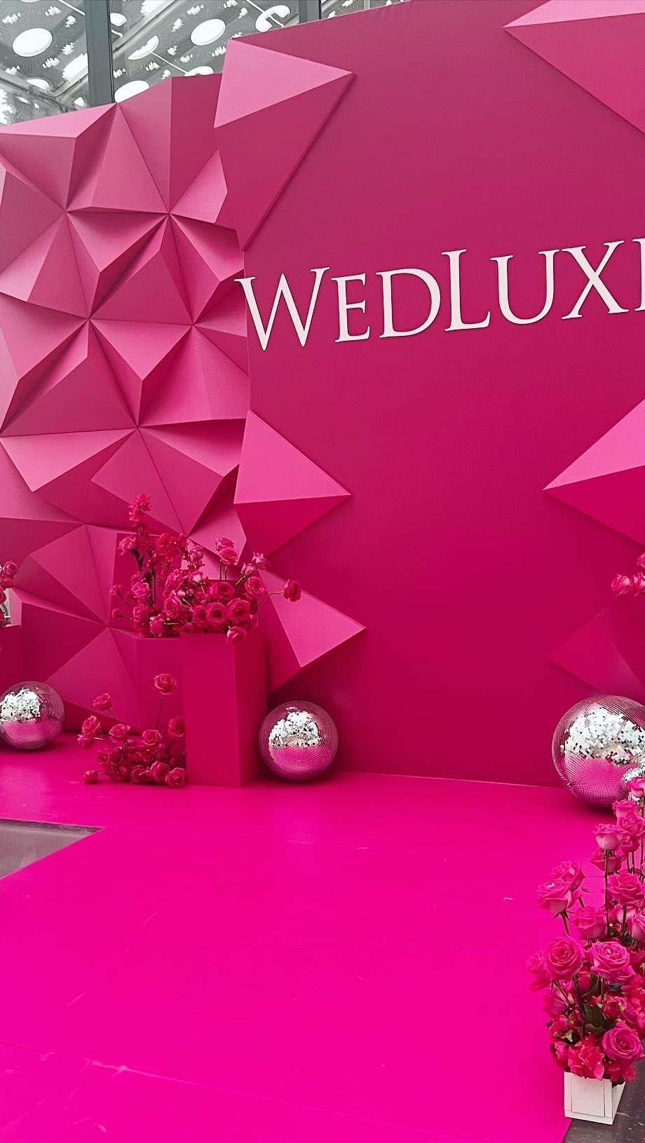 Come BTS with us to see how the runway comes together ๐โจ@wedluxe
Design & space planning @lachicsoiree
Panels @engineeredarts
Printing @dfdeventsolutions
Furniture @detailzfurniturerentals
Florals @cocobycoverscouture
Disco Balls @glamourous_affairs
Balloons @allinonefiesta
#lachicsoiree #toronto #eventplanner #weddingplanner #runway #fashionrunway #runwayshow #pink #designer #eventdesigner #bridalfashion #wedding #weddingdress
