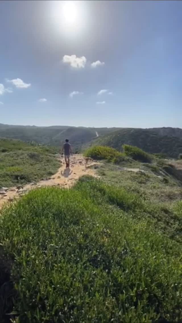 Caminhada na Adraga
25 de Maio das 10h00 às 12h00
Acompanhamos os passos do professor Carlos Ortega num dos seus lugares preferidos!
Walk in Adraga
May 25th from 10:00 AM to 12:00 PM
We will follow the steps of Professor Carlos Ortega in one of his favorite places!
#walk #adraga #yoga #refresh #recharge