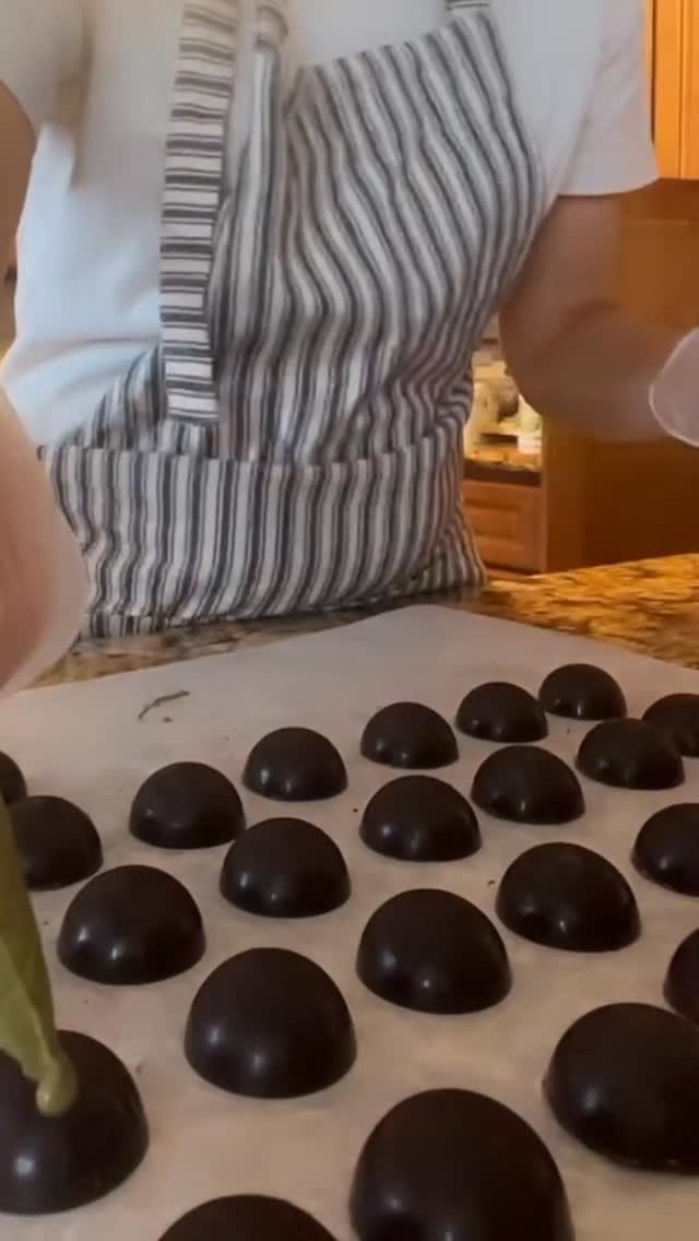 #bakery #virelreels #chocolate #smallbusiness #dubai🇦🇪