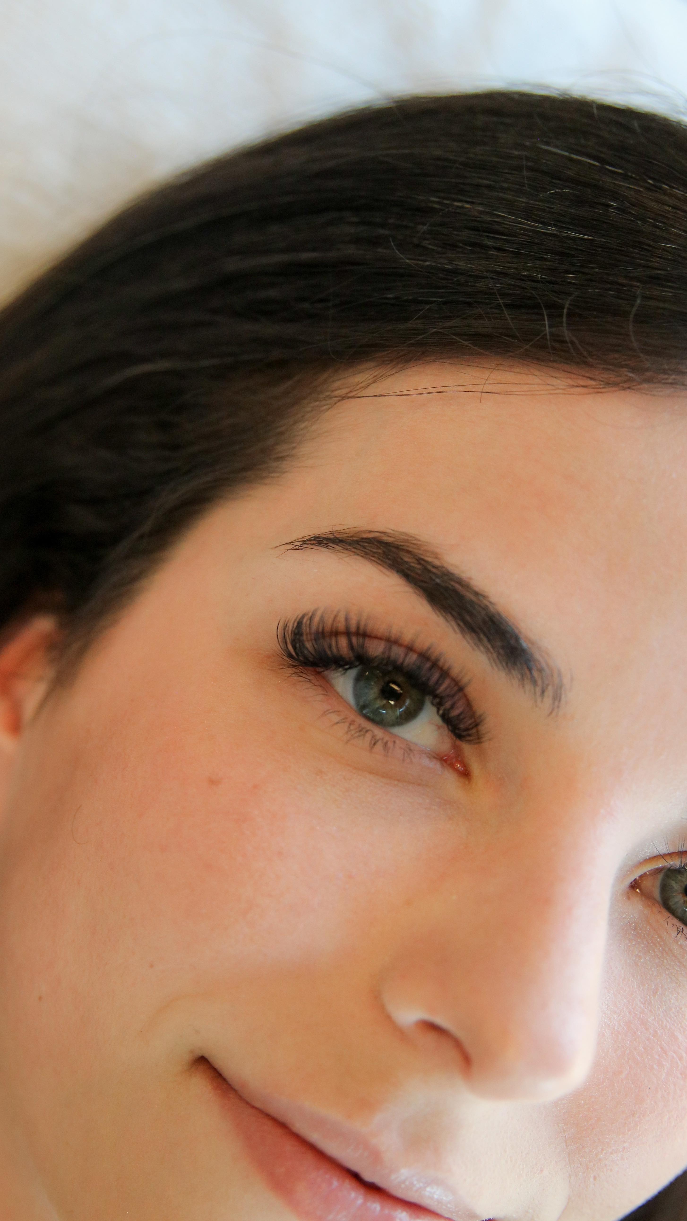 A little snip it of what it’s like to be in my chair 🤎✨
• Free venting sesh ✔️
• Free nap time ✔️
• Free relaxing time (always feel free to bring your AirPods)
Self care is about YOU! I’m just here to make you look amazing while you do it 💅