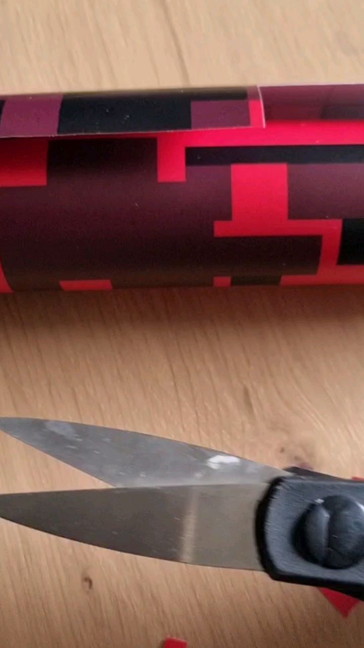 DIY Digital Red camo für meine @steambow Stinger II.
Mit selbstgebauter Dyneema-Sehne mit roter Mittelwicklung. Mal schauen wie lange die MiWi hält, aber passt halt super gut zum Design.
Pfeile: Die Bodkins von @yak_archery, passt farblich auch gut zusammen und die gefallen mir echt gut.
Am Ende noch ein kleiner Schnellschuss-Test auf 5m mit Ergebnis. Was sagst du zum Design? Was wird als nächstes foliert? 😄
DIY Digital Red camo for my @steambow Stinger II.
With self-made Dyneema string with red center winding. Let's see how long the MiWi lasts, but it fits the design really well.
Arrows: The Bodkins by @yak_archery also match the color well and I really like them.
At the end a small quick shot test on 5m with result. What do you say about the design? What will be foiled next? 😄
#blackred #archersofinstagram #archery #bogensport #camo #digitalcamo #paintjob #diy #steambow #yakarchery #crossbow #xbow #armbrust