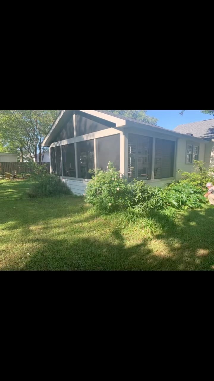 We sure do love to install some mulch! Make sure you contact us for any of your landscaping needs!
#wilmington #leland #castlehayne #landfall #wrightsvillebeach #downtownwilmington #portersneck #carolinabeach #ogden #monkeyjunction #rubbermulch #mulch #chocolatemulch #lawncare #lawnmaintenance #pruning #sod #ilm #portcity #landscaping #landscapes #Wilmingtonnc #commercial #residential