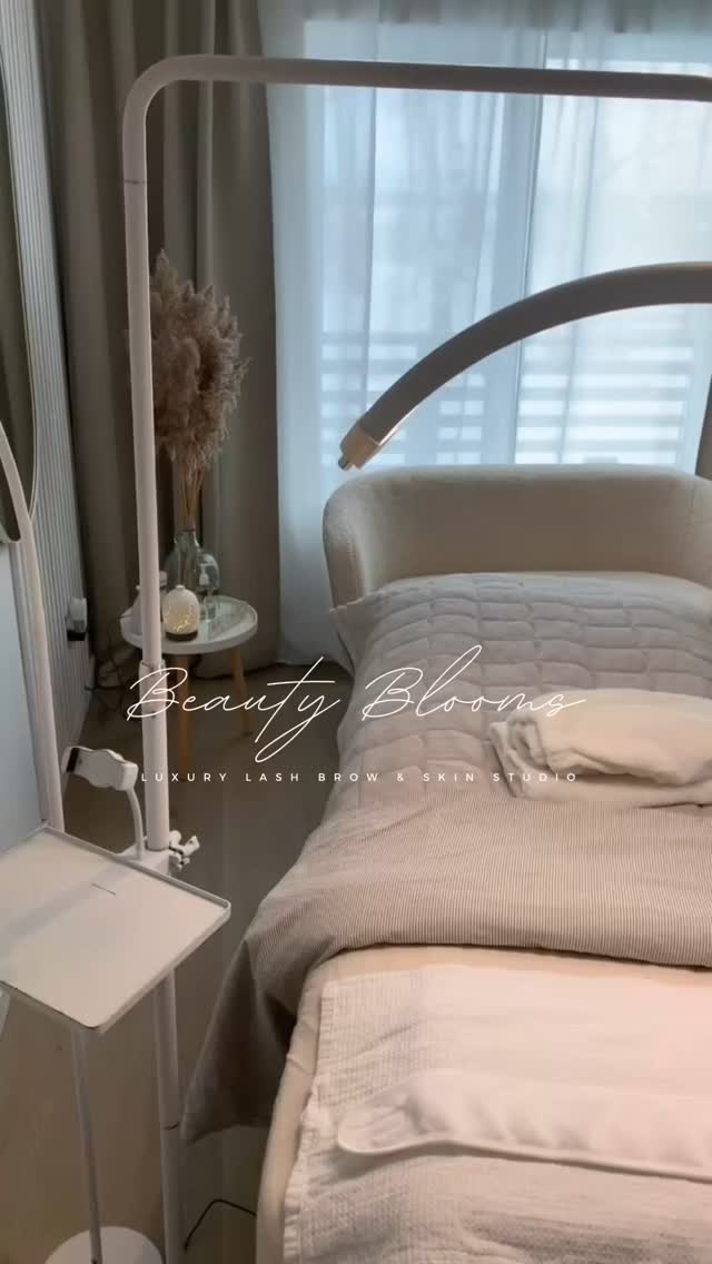 Get a facial 🌿
#bernardcassiere #skincarenatural #skincare
#pregnancyfacialglow #glassfacial #facialcare #facialmassage #lashextensions #lashsalonsteinbach #brows #browstylist #dermaplaningfacial #dermaplaningpro #lashclansershampoo #cleanlashes #lashextensions #lashstylist #lashlift #masterlashartist #dreamlashes #lashextensions #specialist #beautysalon #volumelashes #eyelashextension #hybridlashes #volumelashextension #classiclashes #beautybloomstudio #steinbachlashartist #smallbusinessowne