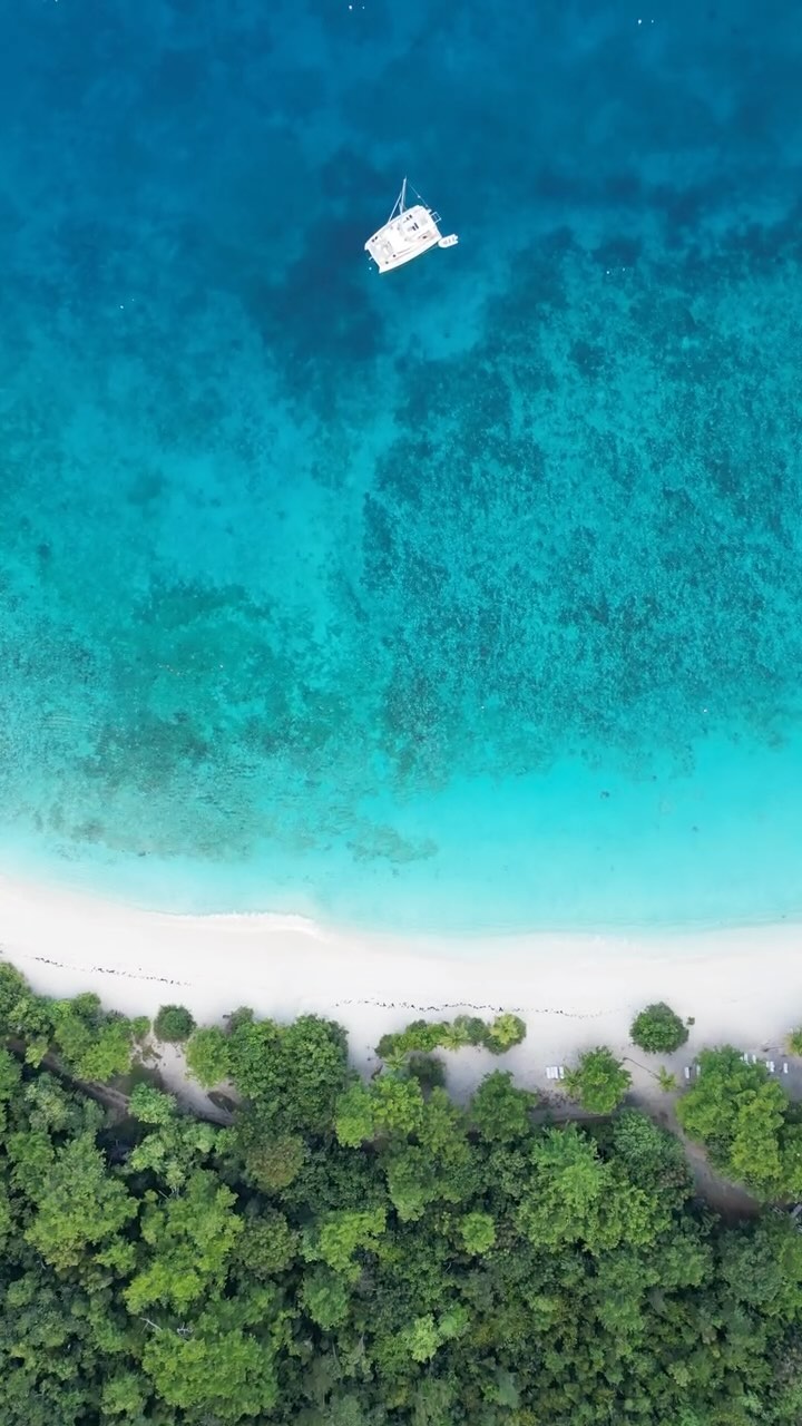 Borrowed Bounty has already got the season off to a flying start. We look forward to sharing the rest of our antics with you throughout the season! ⛵️🌅🏝️🌊☀️#borrowedbounty #bvisailing #britishvirginislands #summervibes #travel #islandgetaway #sailinginparadise #luxurycatamaran #bviyachtcharters #yachtlife