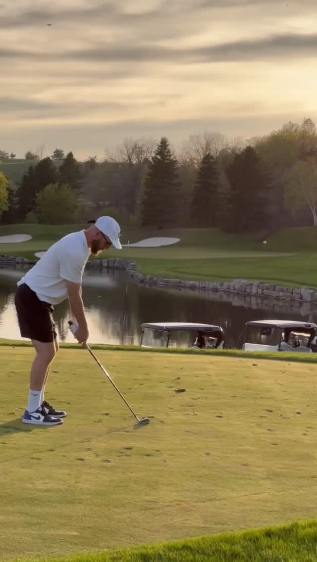 “I just need to fix my swing.”
Sound familiar?
The truth is, the more we chase fixes, the harder it becomes to trust, feel, and actually improve.
In my latest blog, I dive into why the “fixing” mindset holds golfers back—and what to focus on instead if you want real, lasting progress and ultimately more enjoyable golf.
🔗 Link in bio to read.
#golflesson #golfpractice #golfmindset #motorlearning #golfcoach