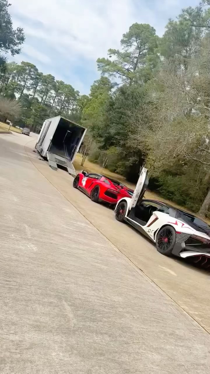 This line up tho 👌🏻
#lamborghini #lambo #lamborghiniaventador #svj #aventadorsvj #sexy #love #supercars #carporn #car #racecars