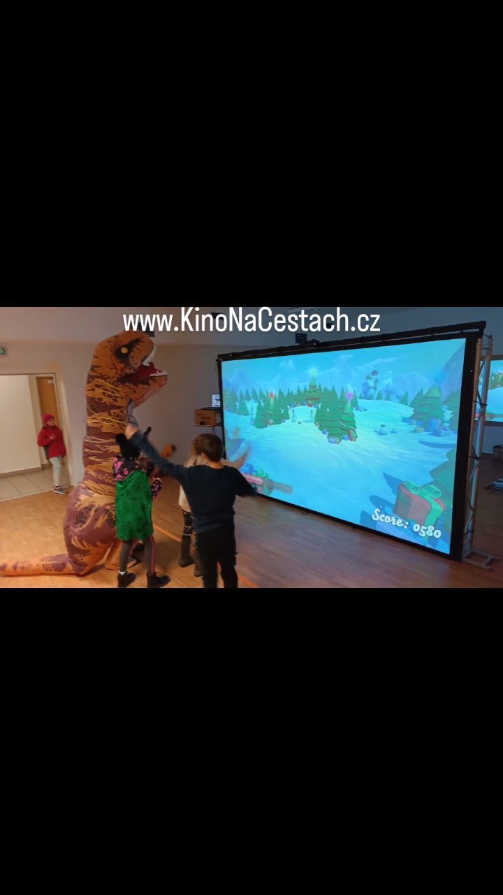 Interaktivní zábava pro děti, dospělé i zvířátka 🤣
#interaktivnizabava #InteraktivniProjekce #MobilniProjekce #MobilniKino
