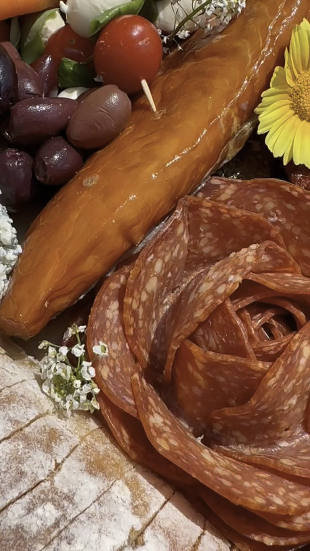 Small Platter Box
Serves 4
#honeycomb #salmon #cheese