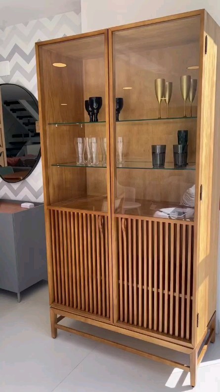 Cristaleira Cave
design leve e fluído por @ampezzanmaciel.design
em madeira maciça
Coleção Bossa Nova
De Lavie Decor
#delaviedecor #design #decor #moveiscomdesign #cristaleira #moveisdemadeira #mueblescondiseno #mueblesdemadera #mueblesdebrasil #woodenfurniture #brazilianfurniture #designfurniture