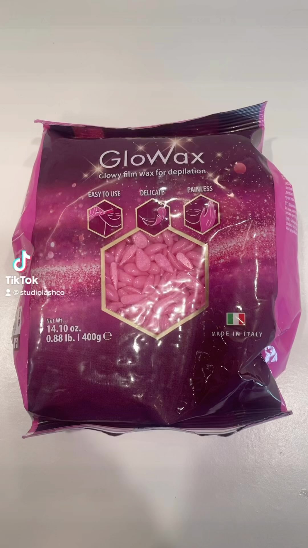 loving this new hard wax
so pretty!✨🫶
#hardwax #facewaxing #glitterwax #butmakeitavibe