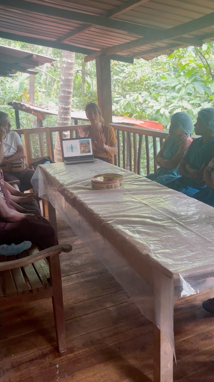 We have had the absolute joy of having @leah_salm_yoga visiting us for the last month! As a part of her research for her PhD in the UK she has been creating a fantastic documentation of our story (keep an eye out for when it is released!) and today culminated her trip with a fantastic talk on the relationship between food growing, diet and health. She reminded us of how important our work is not only to our local community but also for the environment!
Thank you so much Leah, it was a real pleasure… see you soon!
#academia #research #food #srilanka #health #brighton