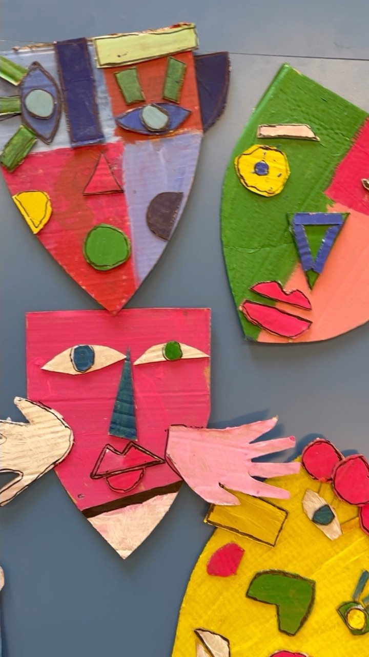 Another epic day 💥🌟
We had so much fun crafting our very own Picasso inspired masks and creating gorgeous love heart decorations. 🌈
We also played lots of lively and silly drama games, met a few detectives 🕵️♀️ and had lots of fun! 🎉
Stay tuned for more creative content 🤩