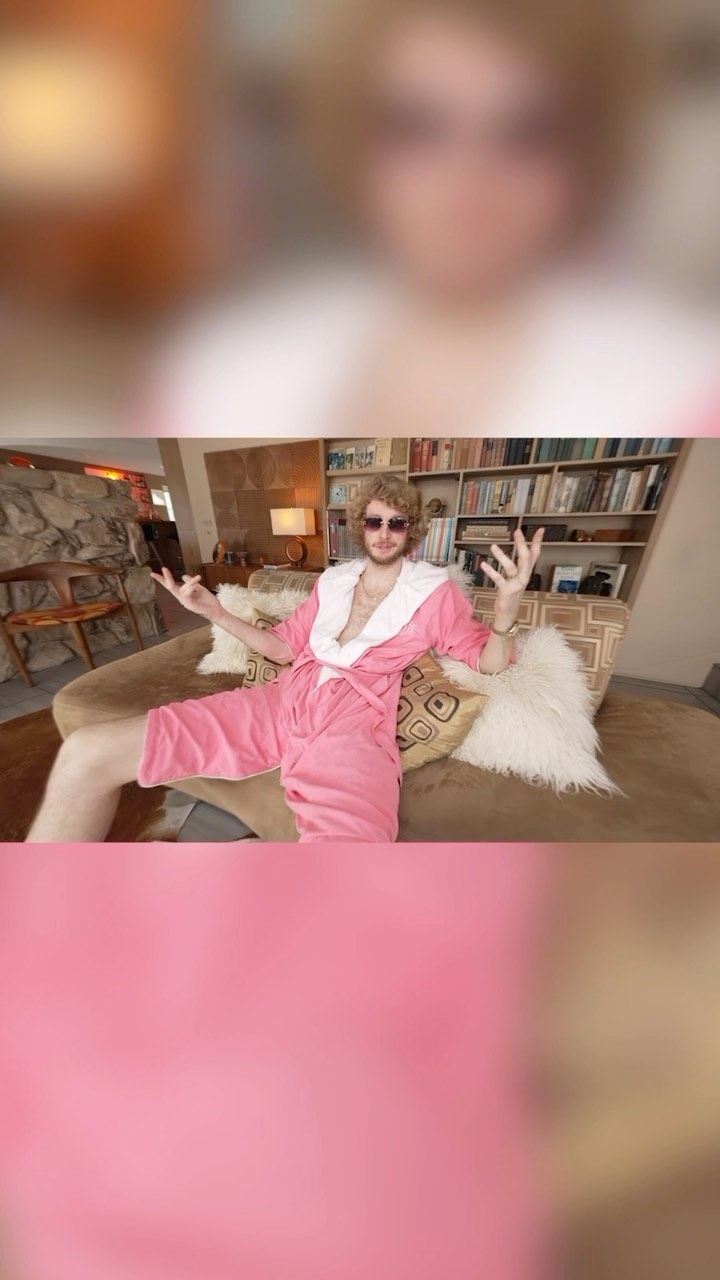 Ok, one more from @xgames as @yunggravy will be all over the #Superbowl today. Last month, we had a last-minute chance to shoot a skit with YG for the X Games Aspen 2023 Preview Show. With no time to plan, we simply had @selema throw the alley-oop and then went to meet YG with no plans on what to shoot aside from having an epic location, a bathtub, and some ski boots! YG showed up solo (that’s rare in and of itself), and was down to get creative, making up this skit on the spot! Three hours later, we walked away with a funny skit and as newfound fans of #YungGravy. Huge thanks to everyone that helped bring this together!
🎬 💻The Anton Eye
🏀 @selema
📹 @tednewsome
💡 @photoballard