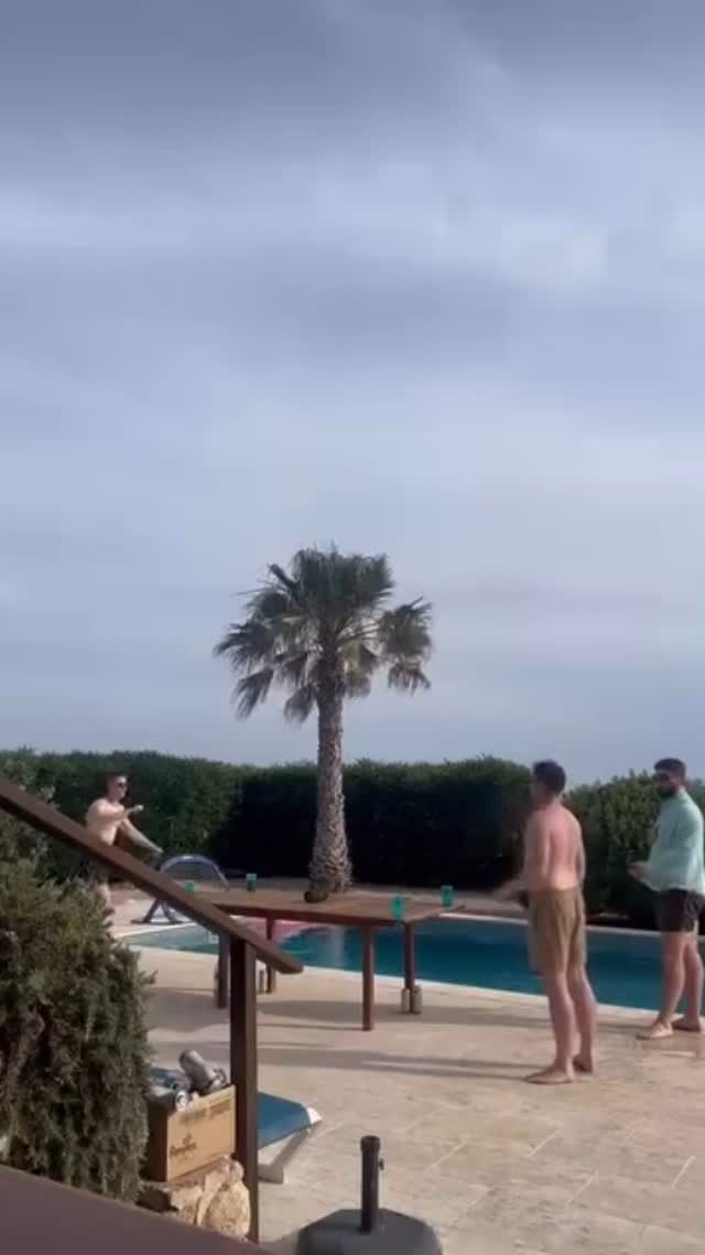 Insane pool-shot Fifa sent in by one of our players on holiday!! ๐๐ผ๐ฒ
Had to leave the audio on for this one ๐คฃ #POOOL
Bristol event going ahead this Saturday, weather looks amazing so donโt miss out!! ๐
#dyeislife #beerdie #dye #sports #drinking #games #university #students #socials #unisocials #drinkinggames #freshers #beerpong #beer #events #stag-do #summer #outdoorgames