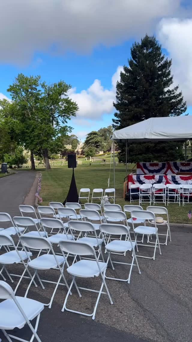 We were honored to support the Memorial Day ceremony at Mountain View Cemetery ๐บ๐ธ TME EVENTS provided live sound, mics, and power to help honor our veterans. #MemorialDay #TMEEVENTS #HonoringHeroes #OaklandEvents
