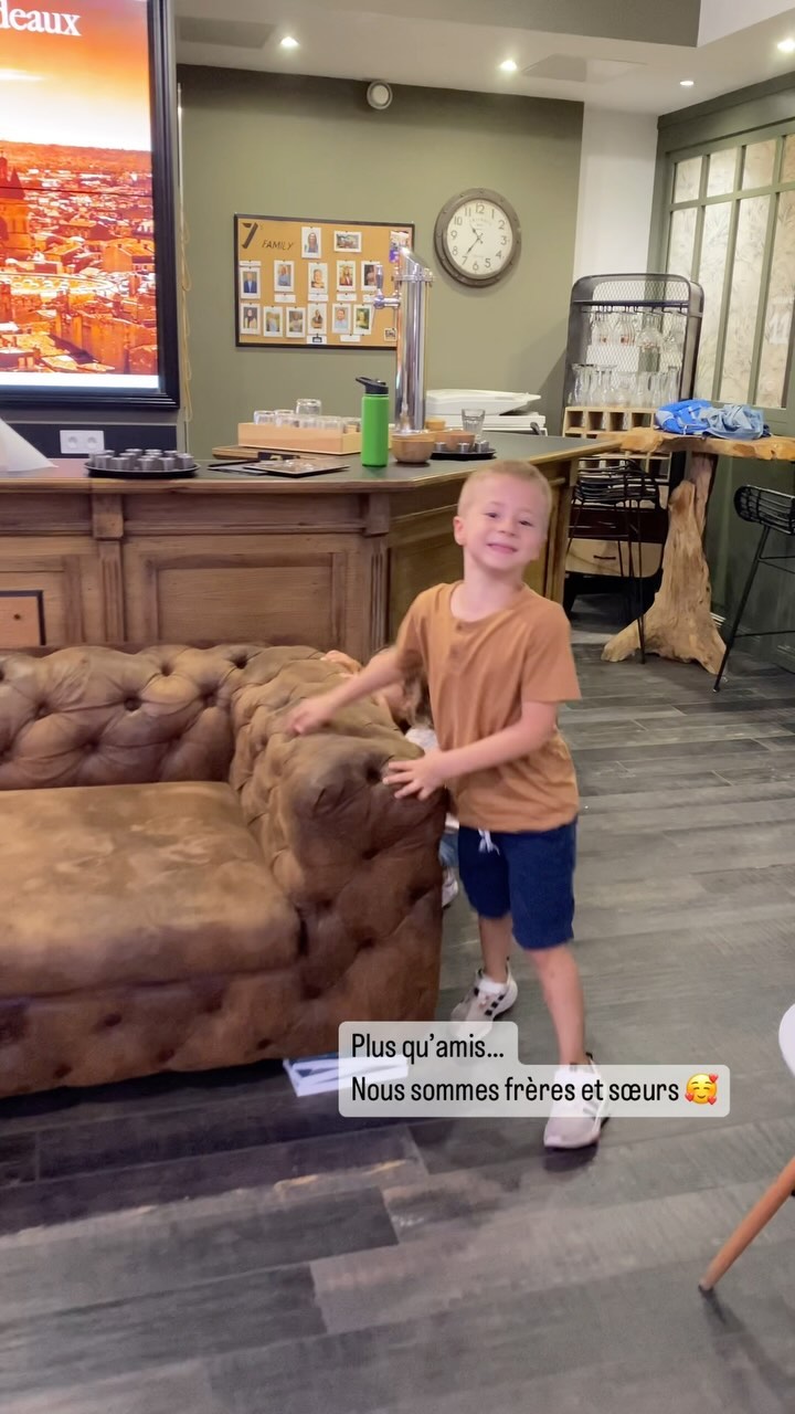 Jésus nous appelle à être frères et sœurs. Dévoués les uns aux autres. Se soutenant, s’aimant, s’entraidant.
En étant une famille avec de telles relations, nous l’honorons et nous fortifions les uns autres, tout en honorant notre Père 🙌🏻
************************
L’Assemblée Chrétienne à Bordeaux est un groupe de chrétiens qui croit fermement en la souveraineté de Dieu, l’autorité de sa parole, et l’importance de vivre une foi quotidienne, dynamique et transformative. Ça t’intéresse ? RDV à l’un de nos événements ou bien en MP !
#eglise #eglisebordeaux #chretiens #chretiensfrancais #chretiensbordeaux #bible #parolededieu