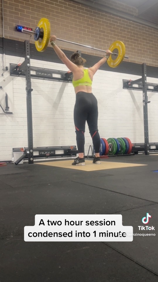 Two hours of training = 1 minute reel π€·πΌββοΈππΌββοΈπ€£
#weightlifting #olympicweightlifting #training #trainingdiary #snatch #cleanandjerk