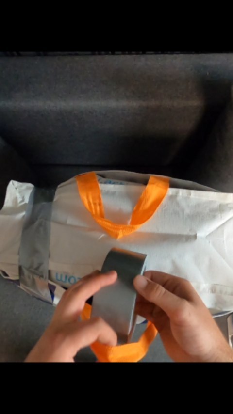 Tutorial: Zielscheibe selber bauen (1/2).
Du möchtest eine kostengünstige, zuverlässige und recycelte Zielscheibe? Es geht ganz einfach. Du benötigst nur folgende Materialien:
- ca. 10kg alte Kleidung (alternativ 10kg Presslumpen)
- Zwei stabile Einkaufstüten
- Paketband
- Panzertape
Bis auf die Kleidung/Presslumpen könnt ihr alle Materialien bei @action.deutschland kaufen. Hier sind die Tüten besonders hochwertig und das Panzertape sehr günstig.
In Teil zwei bekleben wir das Ziel mit einer Zielscheibe und testen die Zielscheibe aus nächster Nähe.
Tutorial: build your own target (1/2).
You want an inexpensive, reliable and recycled target? It's easy. You only need the following materials:
- approx. 10kg old clothes (alternatively 10kg press rags)
- Two sturdy shopping bags
- package tape
- Duct tape
In part two we stick a target on the target and test the target at close range.
#tutorial #archersofinstagram #archery #bogenschießen #bogensport #armbrust #zielscheibe #targetbow #targetshooting #crossbow