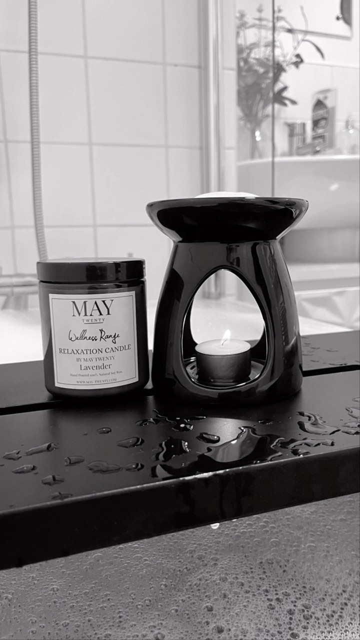 When you Work hard it’s important to reward yourself with indulgent treats as a way of recognising your hard work and accomplishments. Treating yourself to luxury indulgences such as a relaxing bath at the end of each day boosted by beautiful aromas can be a great way to recharge and motivate yourself. Remember, you deserve to enjoy the fruits of your labor. So go ahead, treat yourself!
The Ultimate Relaxation set for dedicated to hard Work 😍 this set is £30 for a limited time only. Comes with 1 x 200g Lavender Relaxation Candle & 1 x Lavender Wax melt cylinder & Gloss Black Burner 🔥🖤
Available on our website. Link in stories/highlights under offers
#gogetter #womeninbusiness #luxurylifestyle #workhardplayhard #relaxation #aromatherapy #aroma #candlelover
