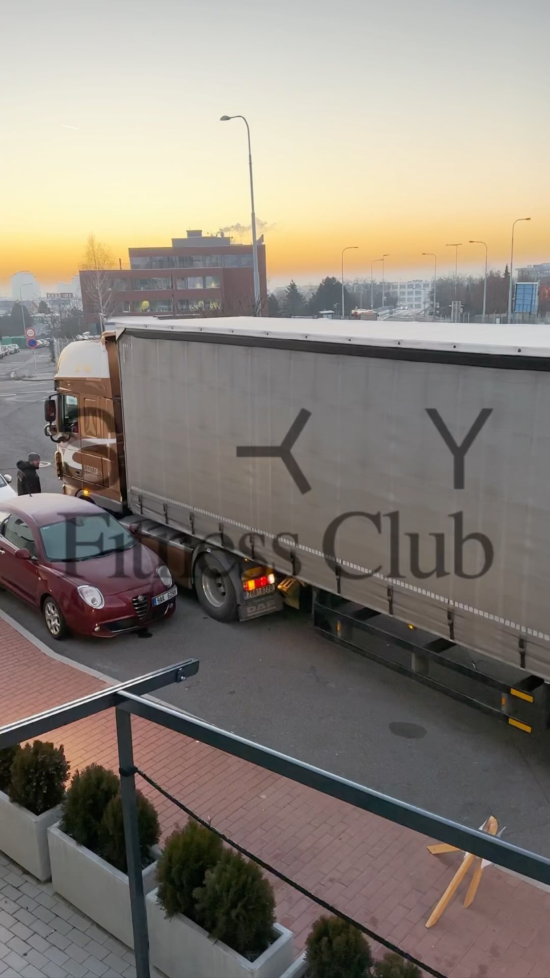 Přidejte se k nám od 1.2.2024.
Nový klubový fitness s Hammer Strength, Life Fitness, fyzioterapií, TRX, kardio zónou a osobním tréninkem.
Funkční trénink pro celoživotní sport.
Jindrova 3074/56
Sky Fitness Club
www.sky-fitness.club