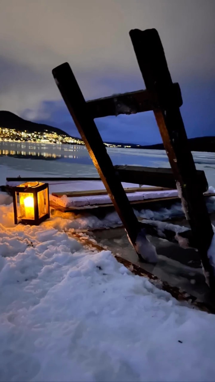 ❄️Isbath Sauna in Åre❄️
 
Healing power Cold bath and sauna.
 
The ritual begins with BrethWork to get closer to your mind and body. Then we dip in the isbath and master the cold together with the power nature has given us. Then we warm up in our wood-burning sauna. The method is inspired by: @iceman_hof Wim Hof.
Let nature's mountain water heal you ❤️
Price with yoga; 2000 kr / 2 h 
4 people, After that, SEK 350 / per person will be added.
Price without yoga; 1500 kr / 2 h 
4 people, After that, SEK 350 / per person will be added.
Rent 
Bathrobe 100kr/ st
Bath shoes 50 kr/ st
Swish: 123 351 41 22
Bankgiro: 659-8940
#sauna #icebath #are 
#wimhof #kallbad #åresweden #destinationåre #kallbad #basuiåre #bastu #vedeldadbastu !!! #wimhof #kallbad #destinationåre Naturens fjällvatten 
Helande kraft- Yoga, Kallbad och bastu. 
Ritualen börjar med vinteryoga, andning och rörelse- som vidgar dina kärl, ökar din flexibilitet, sinne och kropp. Sen kommer momentet - gå ner i isvaken och bemästrar kylan tillsammans med den kraft naturen har gett oss. 
Belöningen - att värmer vi upp oss en vedeldad bastu. 
Metoden är inspirerad av: @iceman_hof Wim Hof 
Plats: ”kurort Åre”-Nedanför nationalarenan/wm8 -över rälsen och in till höger. 
Pris:
Yoga kallbad och bastu 2h
2000kr för 4 personer därefter tillkommer 350 kr per person
Pris:
Kallbad och bastu 2h
1500 kr för 4 personer därefter tillkommer 350 kr per person
Anmälan: info@yogawithfia.com
Hyra 
Badrockar 100kr/ st
Badskor 50 kr/ st
Swish: 123 351 41 22
Bankgiro: 659-8940
Välkomna önskar @yogawithfia 
#wimhof #kallbad #åresweden #destinationåre #kallbad #basuiåre #bastu #vedeldadbastu 
https://fb.me/e/1yZkr9I3O
