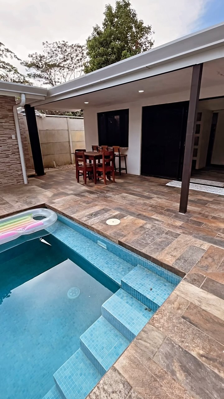 🏝️🏡☀️ Casas Prisa - Two lovely vacation rentals ready for you to relax in Sámara Beach!
✔️Fully equipped kitchen
✔️Shared swimming pool
✔️AC
✔️Walking distance to Sámara town and beach!💗
#paradise #costarica #samarabeach #guanacaste #bluezone