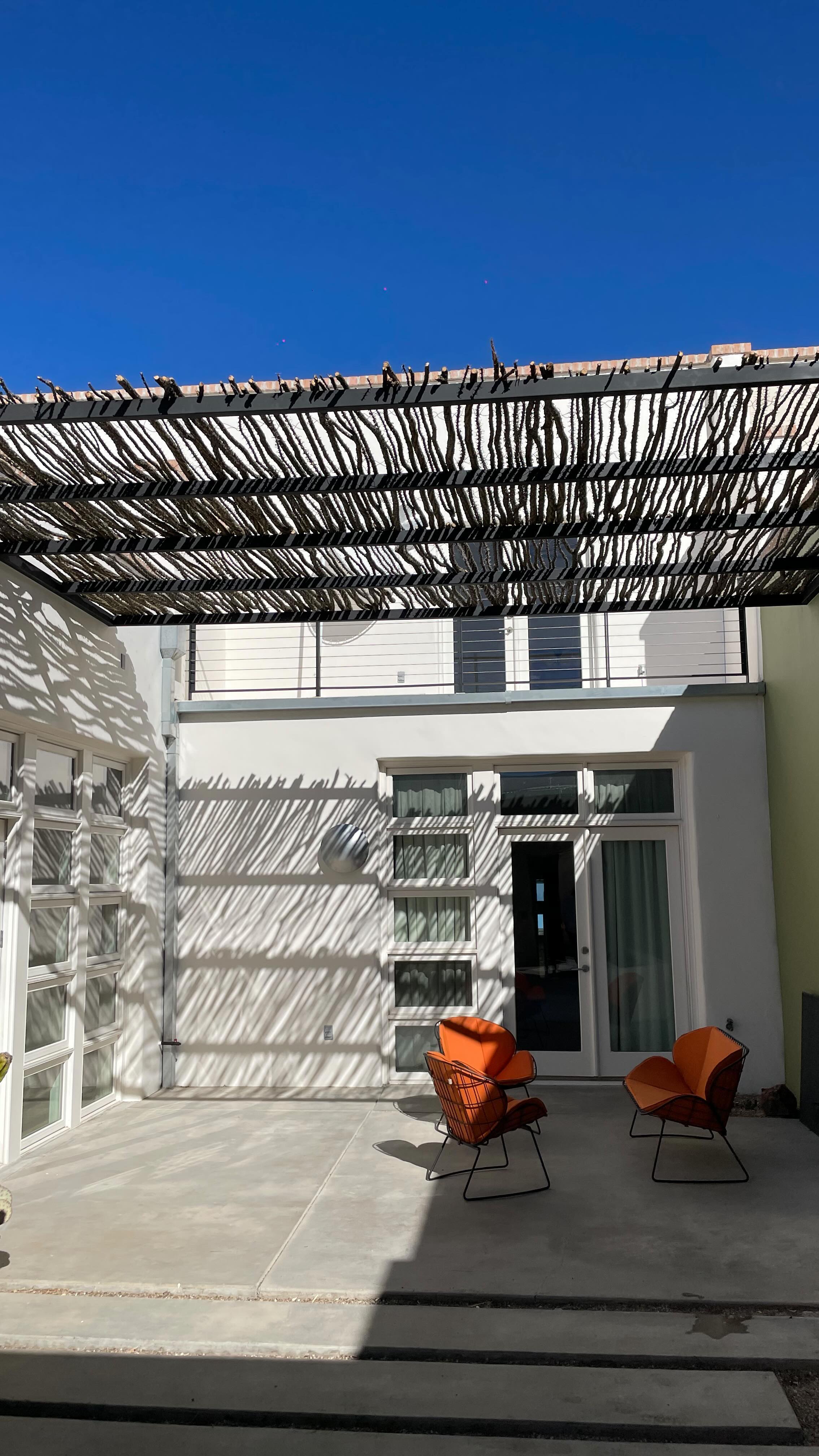 From start to finish🖤
#sonoranocotillo #ocotillofence #livingfence #sonorandesert #tucsonaz #phoenixaz #southerncalifornia #desert #desertvibes #ocotilloplant #desertdwellers #desertlife #scottsdale #plantnursery #desertscape #desertliving #desertstyle #fencedesign #desertlandscape #homeandgarden #calilandscape #desertarchitecture #stickfence #ocotillo #fenceideas #desertoasis #deserthouse #desertbloom #desertgarden #deserthouse #deserthome