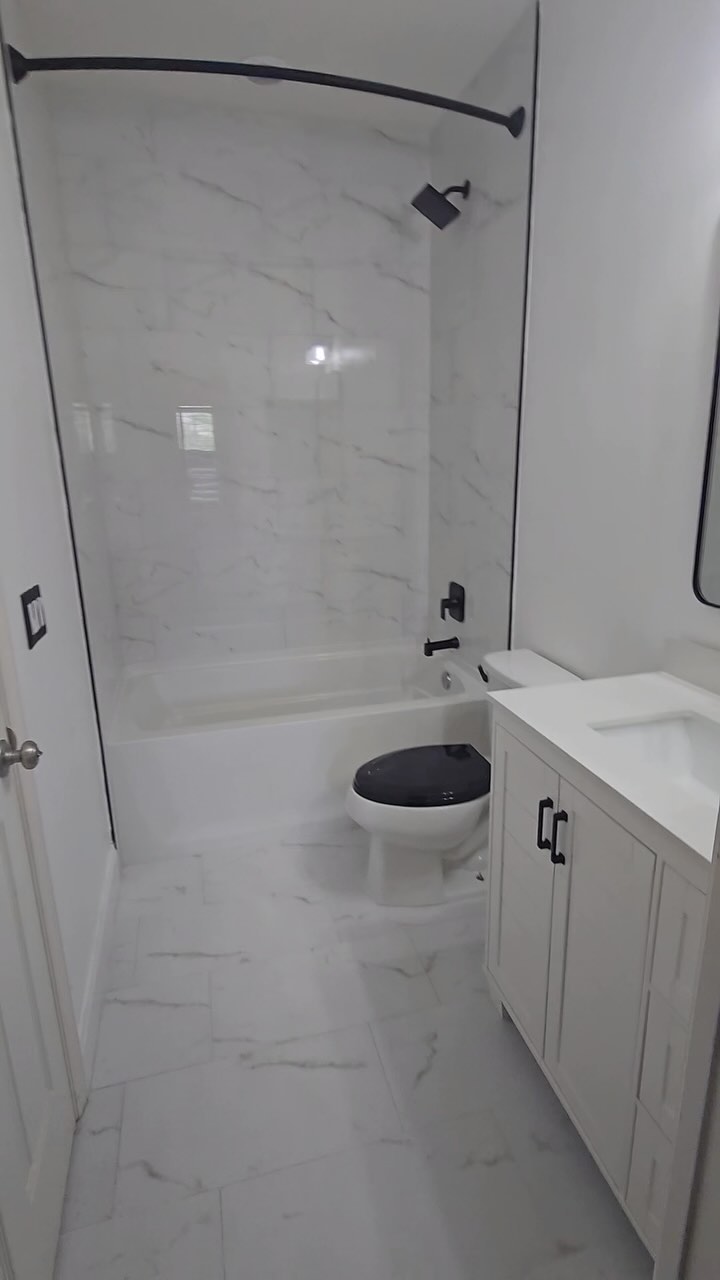 Bathroom remodel before and after!
Got a project you’ve been eyeballing? 👀 Contact us and get a free quote today!
#shorts #reels #remodel #renovation