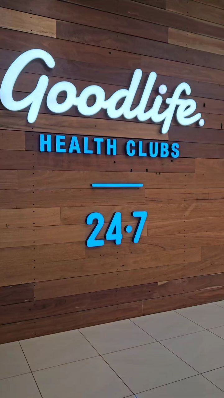 Where to find me 👀
My room is amongst the hustle and bustle of Goodlife Indooroopilly @gl_indro. This is the place to be! There are great personal trainers here, exercise physiologists @better_by_miles and a physio @davidpeircephysio.
Book in your myotherapy session through the link in my bio!
#myotherapybrisbane #alliedhealth #healthandwellness #healthandfitness