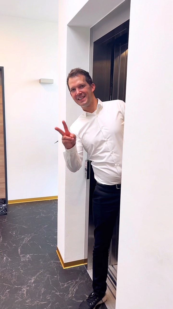 Hey!
Ein wunderbares Wochenende wünscht euch das Team Doc Klinker ✌🏼🤩
#hey #kfo #docklinker #orthodontist #hildesheim