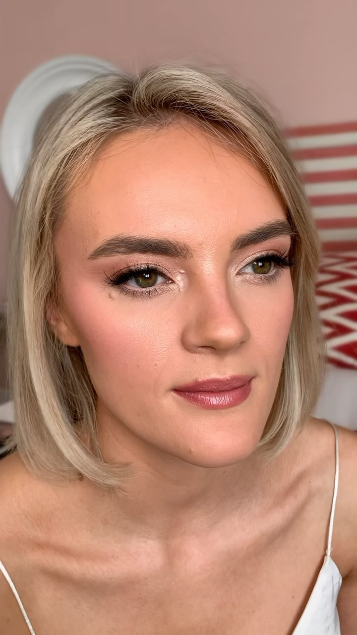 🔥Now this is what I call SOFT GLAM!🔥
✨SAVE for your bridal glam inspo✨
How fricking gorgeous does my bride Alice look? Glowing in all the right places with my favourite mink @tatti_lashes lashes. 💫 The pro photos are STUNNING and I can’t wait to share them with you very soon… 👀
❓Are you looking for a soft glam, glowing goddess, fluffy lash look like this? If YES, then drop me a message and let’s chat! ✌🏻
❓Looking for a bridal hair and makeup duo? @hgm_bridal and @jenny_loves_hair are your gals!
FOLLOW 👉🏻 @hgm_bridal for more soft glam bridal inspo to come.
CONTACT:
🖥️ www.hannahgoudmanmakeup.co.uk
EMAIL:
📧 contact@hannahgoudmanmakeup.co.uk
DM:
💌 ‘CHAT’ for a FREE 15-minute call with yours truly!
•
•
•
•
•
#softglam #softglambride #softglambridalmakeup #glowingbridalmakeup #softglambridal #glambridalmakeup #brightonmua #brightonmakeupartist #brightonmakeup #sussexmua #sussexmakeupartist #sussexmakeup #brightonweddingsuppliers #sussexweddingsuppliers #brightonbridalmakeup #sussexbridalmakeupartist #brightonwedding #brightonbride #sussexwedding #sussexbride