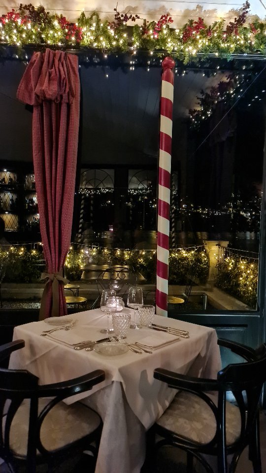We are open from the 8th December 2024 until the 6th January 2025
@comolaketoday
🎅 🎄
.
.
.
.
#ristorante #instafood
#bestambience #foodies #foodgram #lakecomo #comolake #dinner with #view #lelucidellago #instagood #romantic #foodstyling #foodlover #food #finedining #vistalago #luci #panorama #italianfood #cucinagourmet #menu #gourmet #star #taste #gusto #lakecomo #whatelse #como #food #cucinaitaliana