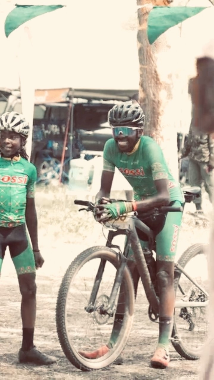 Done & Dusted! ✅ @gicheru_gicheru was able to stay in the lead of the Extreme Race 🥇 with @josephkamau10103 🥈 and @titus_mwangi_ coming in fourth. @dkinjah crashed on the first stage while still being sixth. He tried to follow his boy @bujjikinjah10 on the Slide and came in 2 seconds behind. #safarisimbaz #10to4mountainbikechallenge #sossi #simbaz